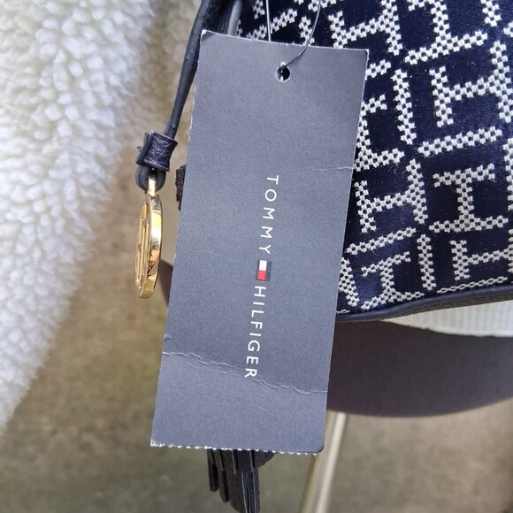 2 Items Tommy Jeans Teddy Bear Jacket NWOT with Tommy Crossbody NWT - Picture 5 of 7